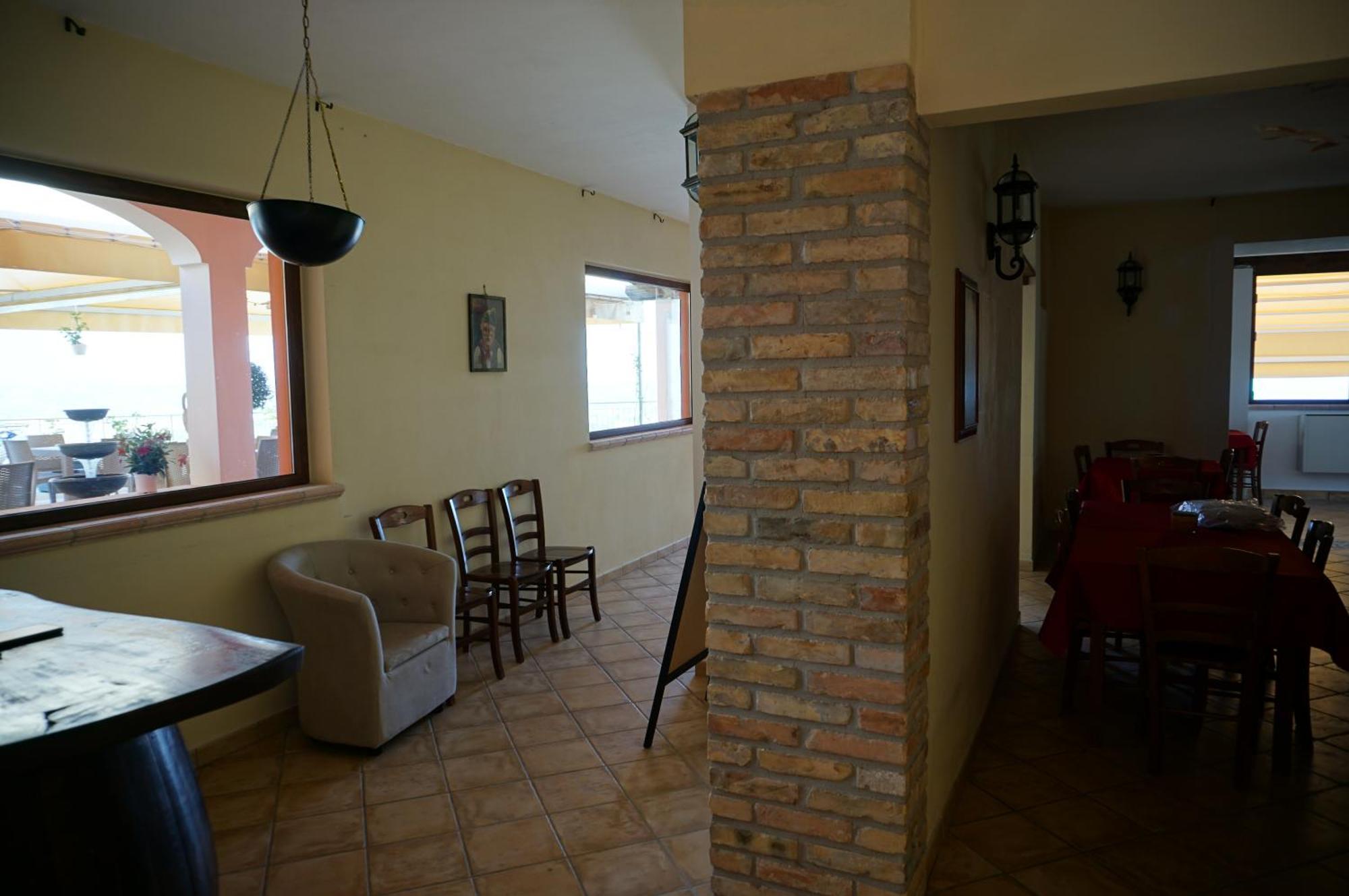 La Terrazza Motta Bed & Breakfast Атри Екстериор снимка