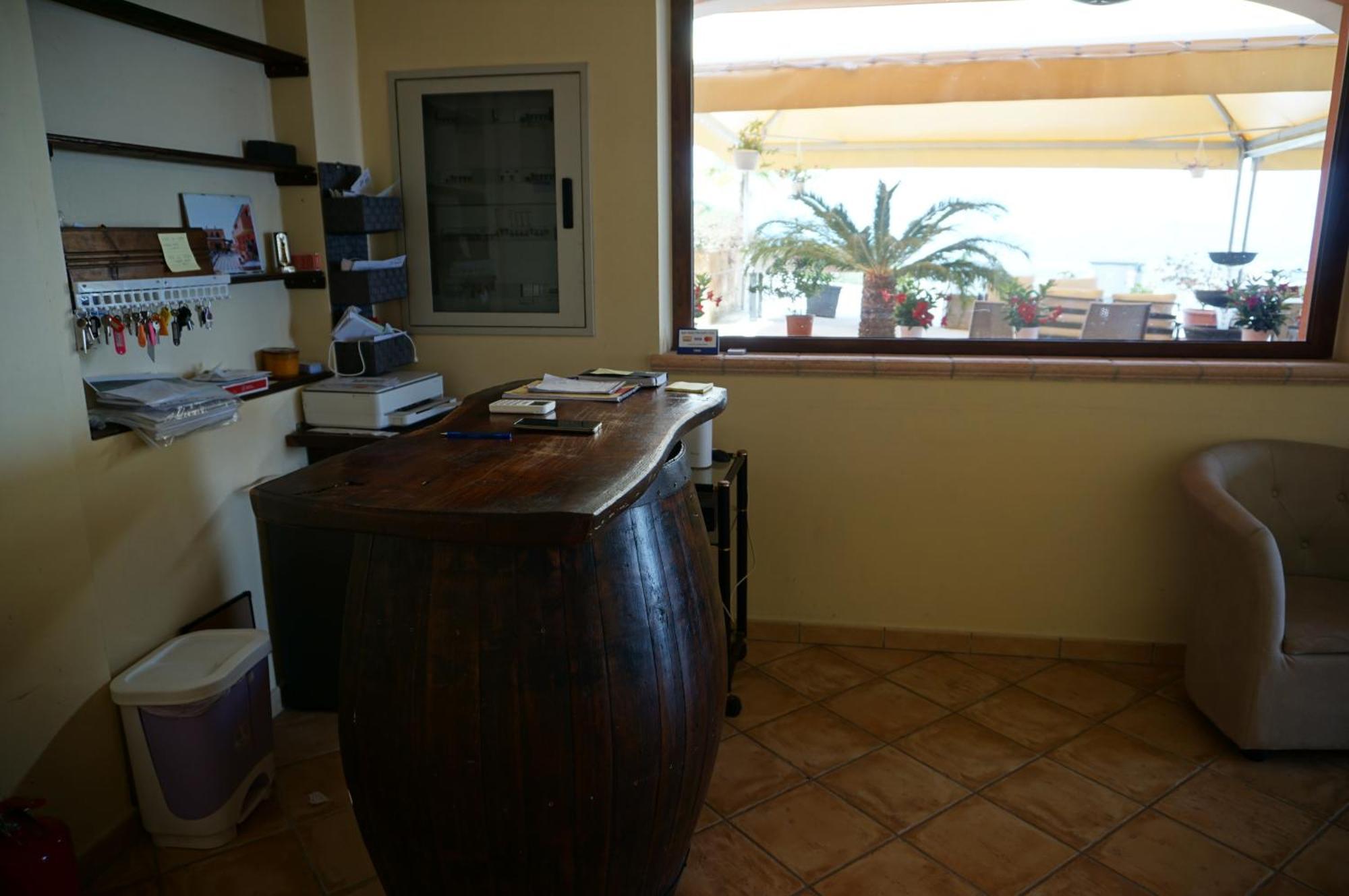 La Terrazza Motta Bed & Breakfast Атри Екстериор снимка