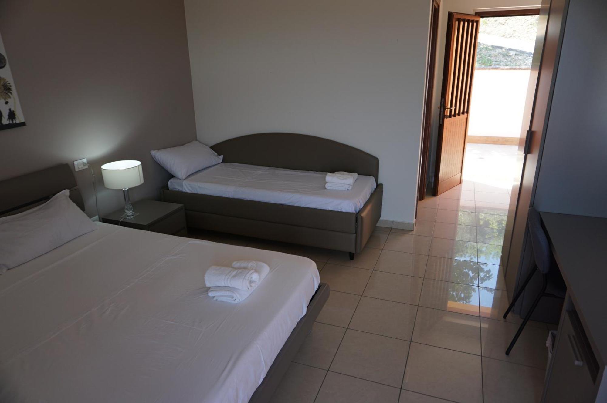 La Terrazza Motta Bed & Breakfast Атри Екстериор снимка
