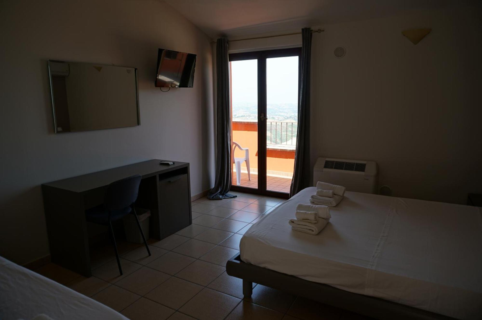 La Terrazza Motta Bed & Breakfast Атри Екстериор снимка